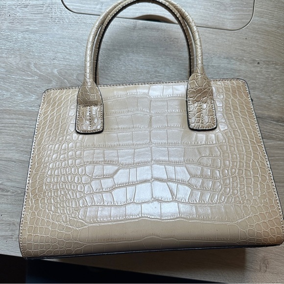 Tommy Hilfiger crocodile style handbag & coin purse - Picture 6 of 10